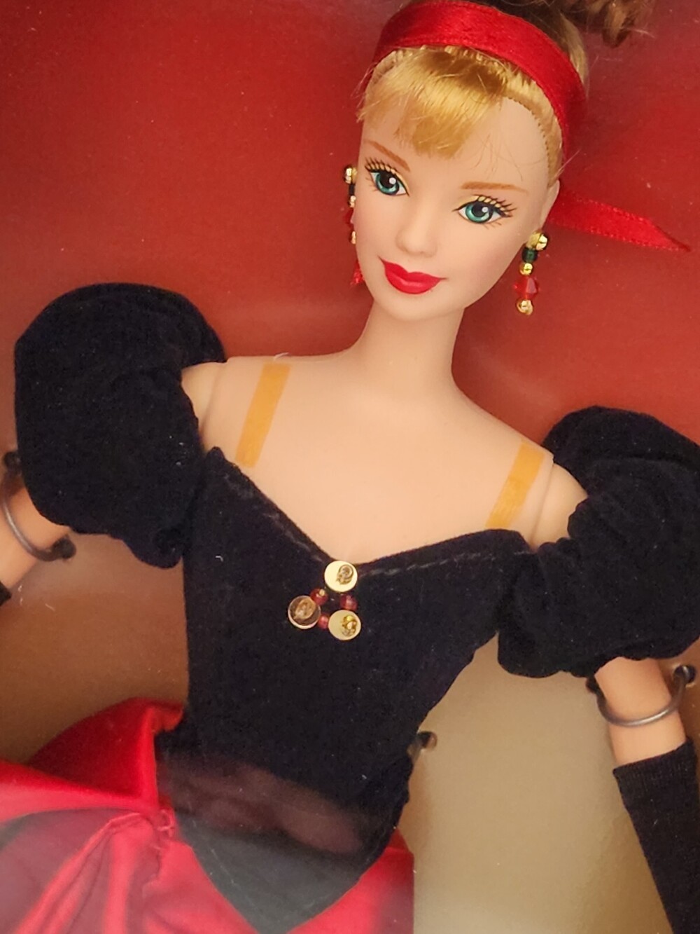 BARBIE Special Edition WINTER SPLENDOR New DOLL in BOX Blonde #19357 Red Black